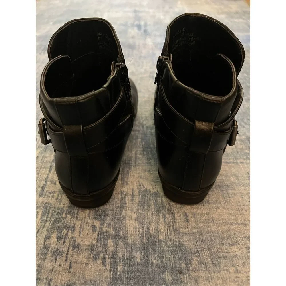 Comfortview Black Faux Leather Bronte Side Zip Ankle Booties Size 7 Wide
